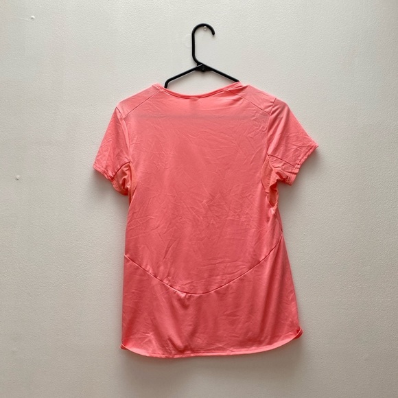 Decathlon - Quechua Colorblock Round Neck Women’s Pink Shirt - Picture 4 of 5